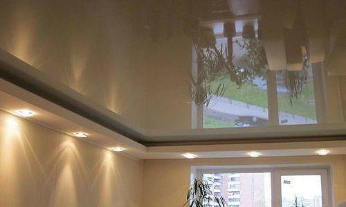 White lacquered stretch ceiling